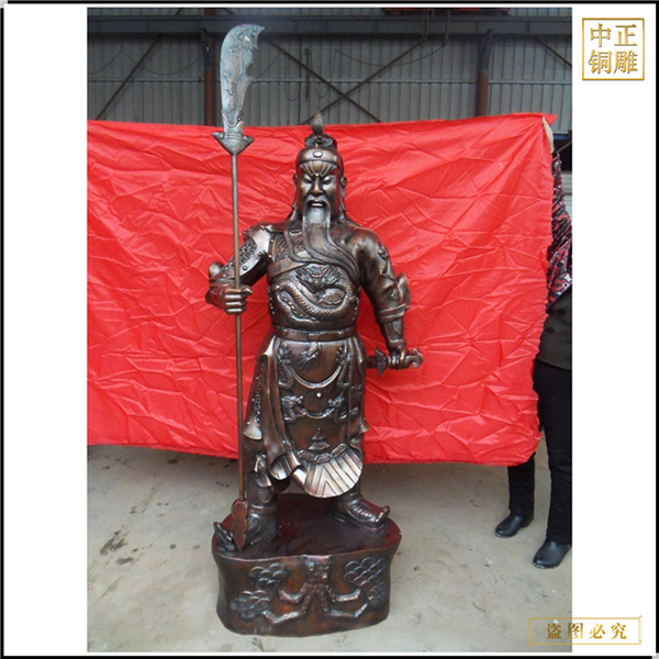 12.寺庙看书关公雕塑.jpg